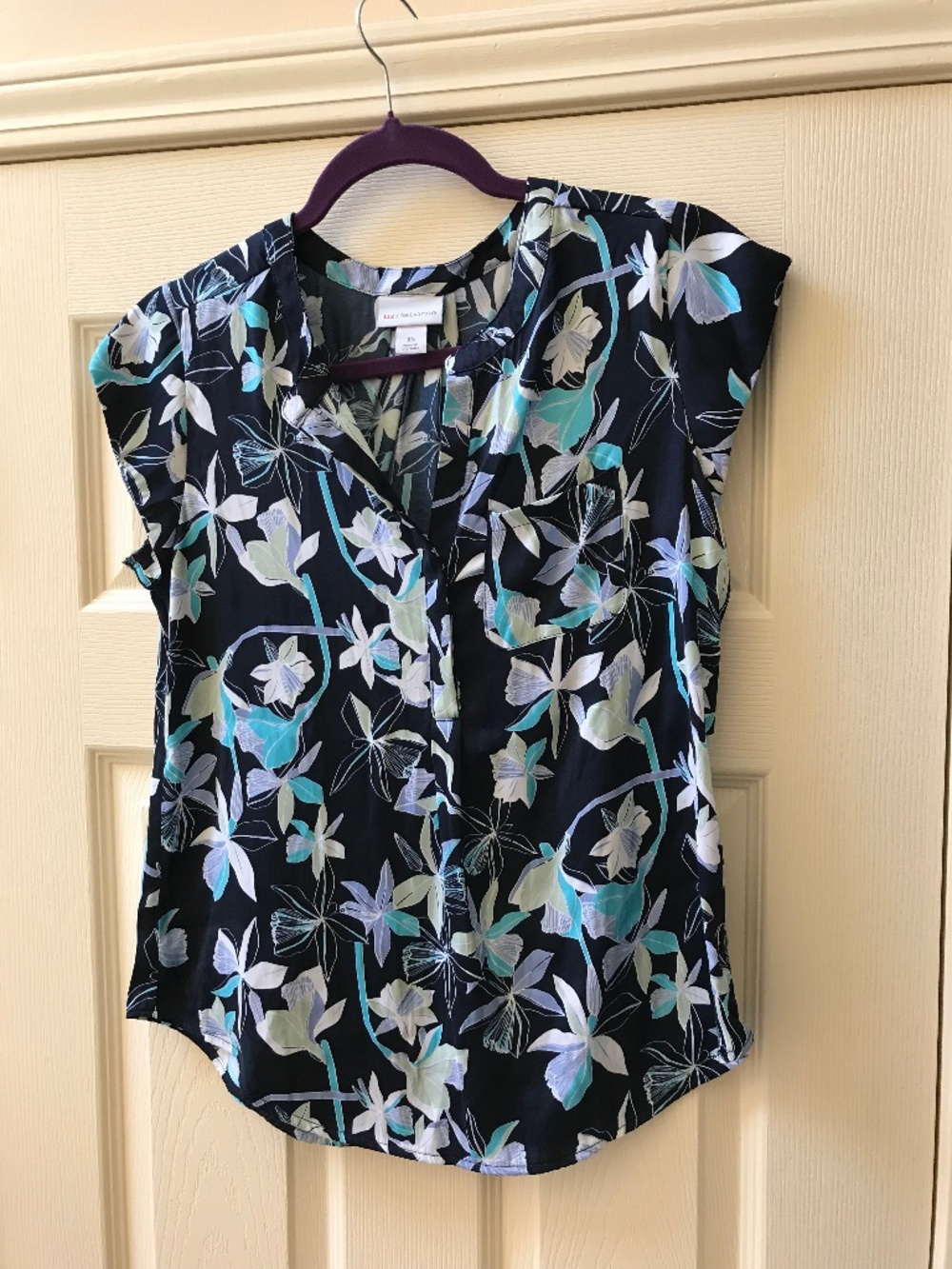 LIZ CLAIBORNE TOP